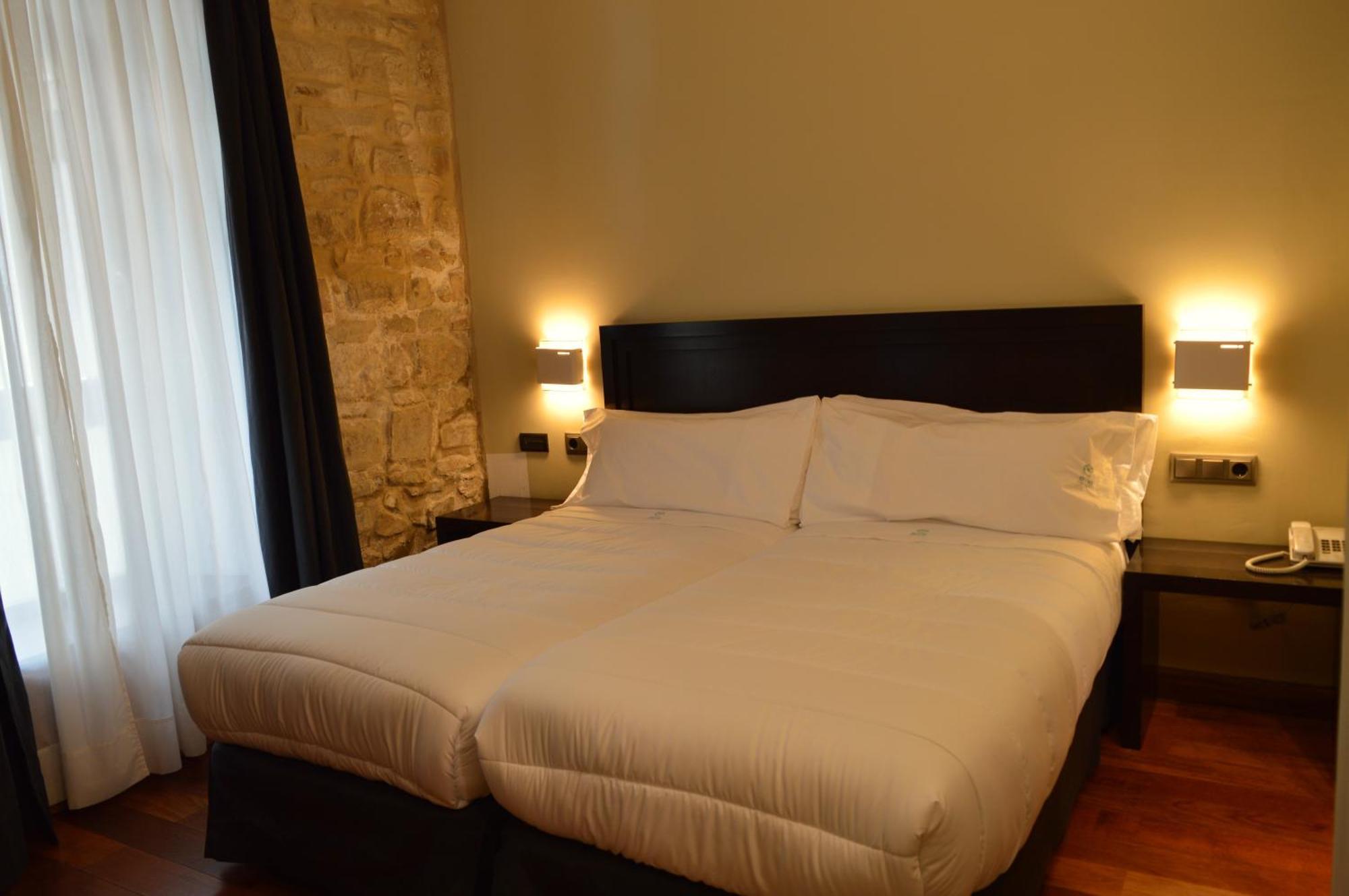 Hotel Baeza Monumental By Eme Hoteles Exterior photo
