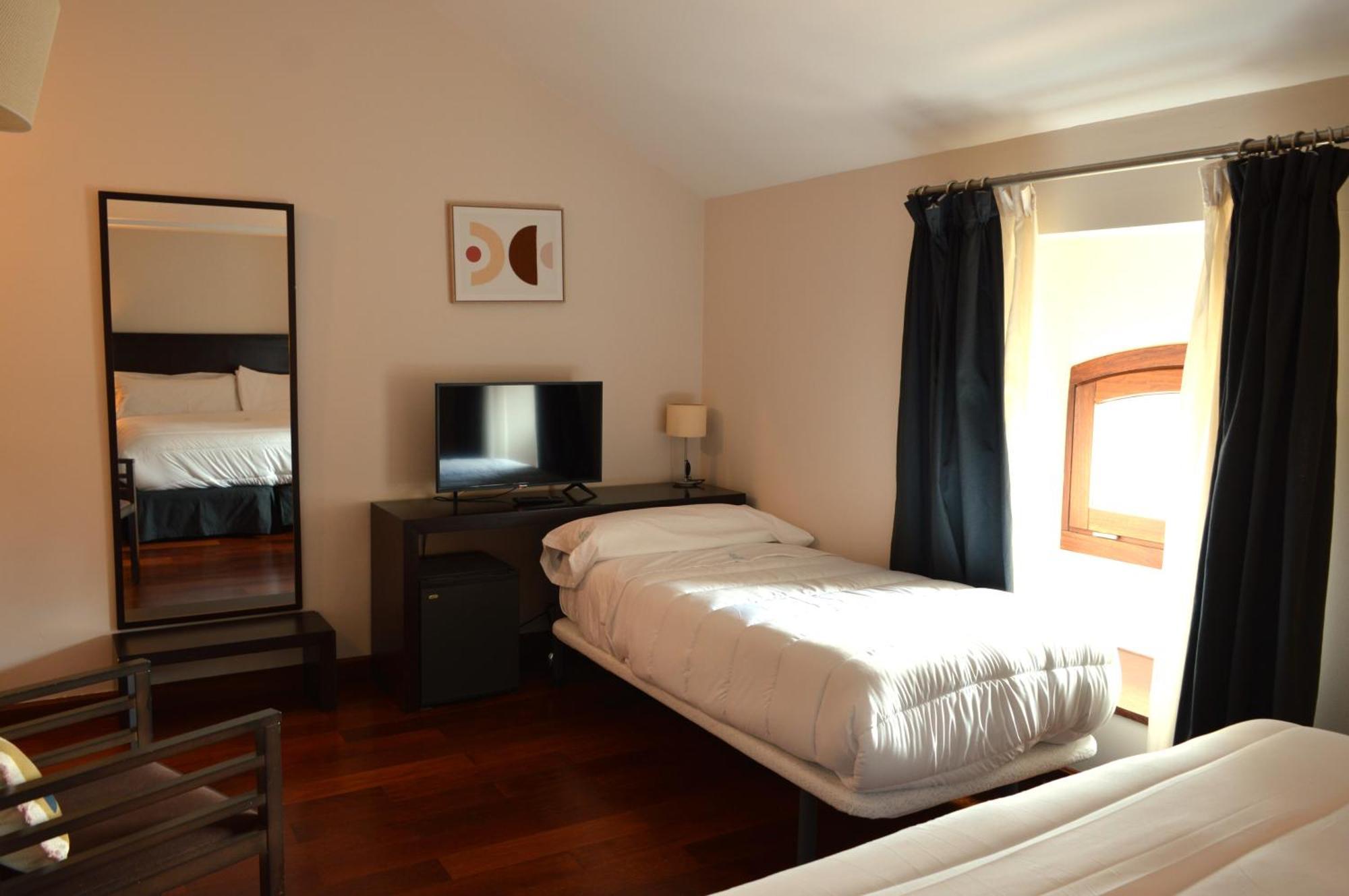 Hotel Baeza Monumental By Eme Hoteles Exterior photo
