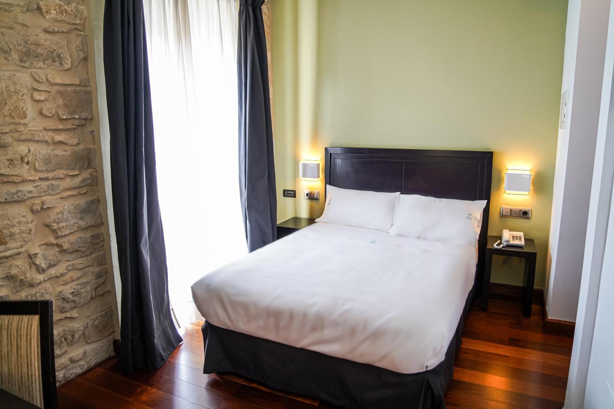 Hotel Baeza Monumental By Eme Hoteles Exterior photo