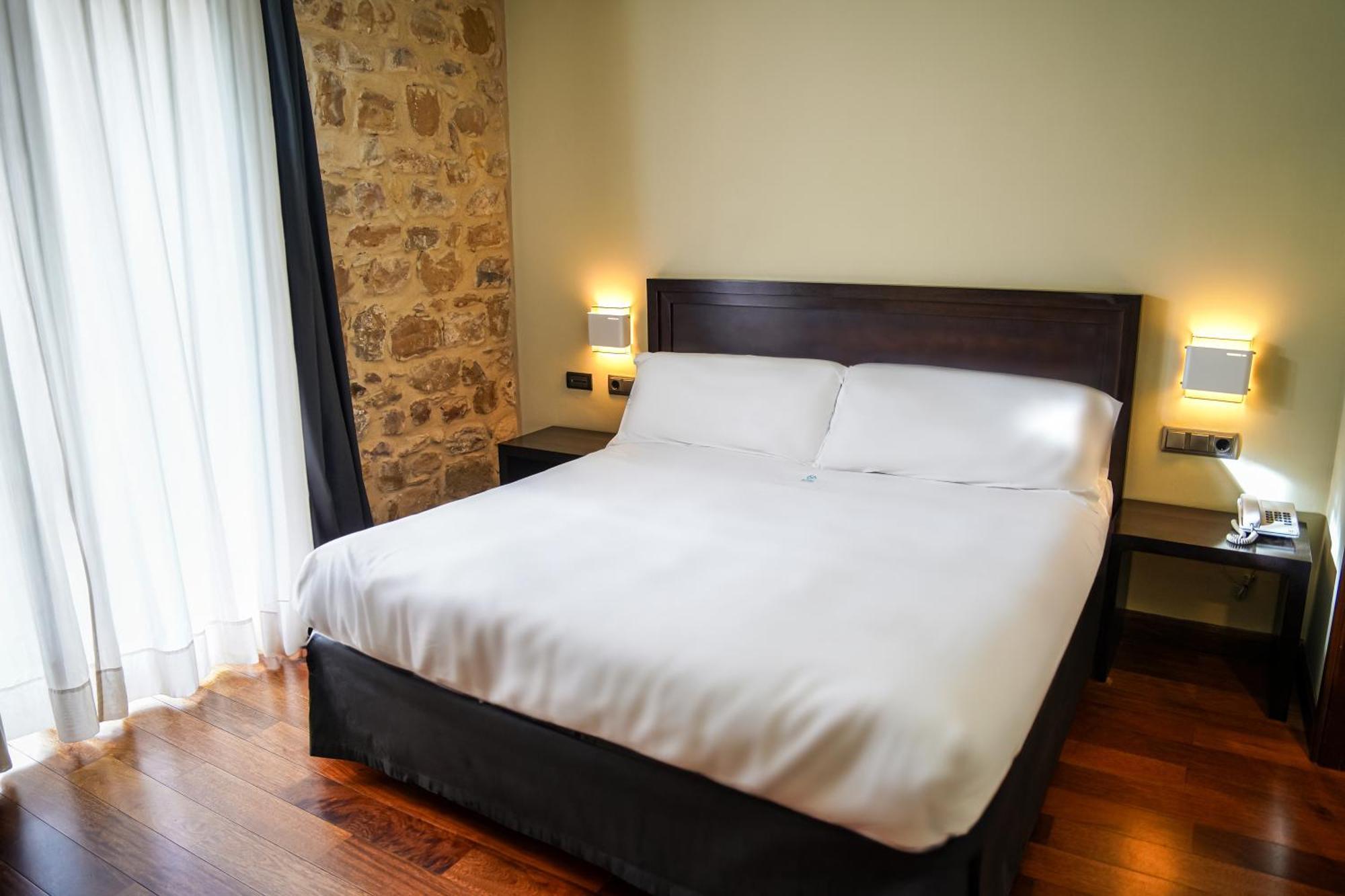 Hotel Baeza Monumental By Eme Hoteles Exterior photo