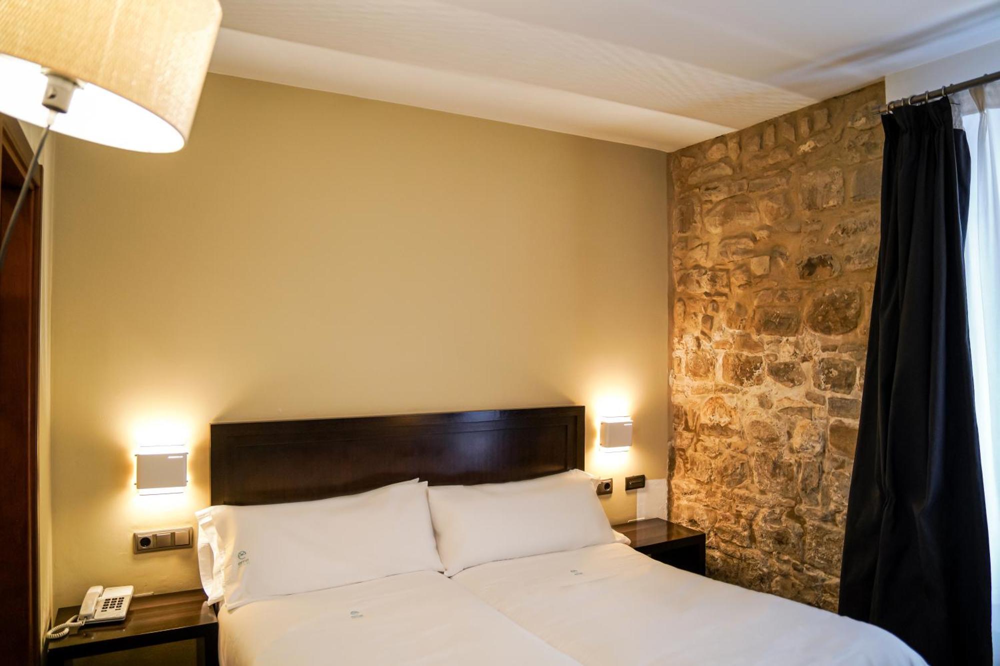 Hotel Baeza Monumental By Eme Hoteles Exterior photo
